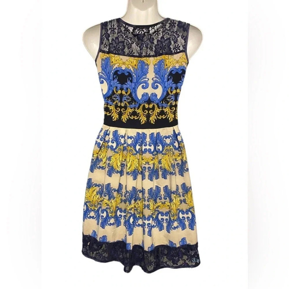 Bicotone Baroque Print Lace Detail Fit and Flare Dress - Picture 5 of 8